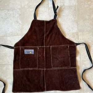 Suede BBQ apron and gloves